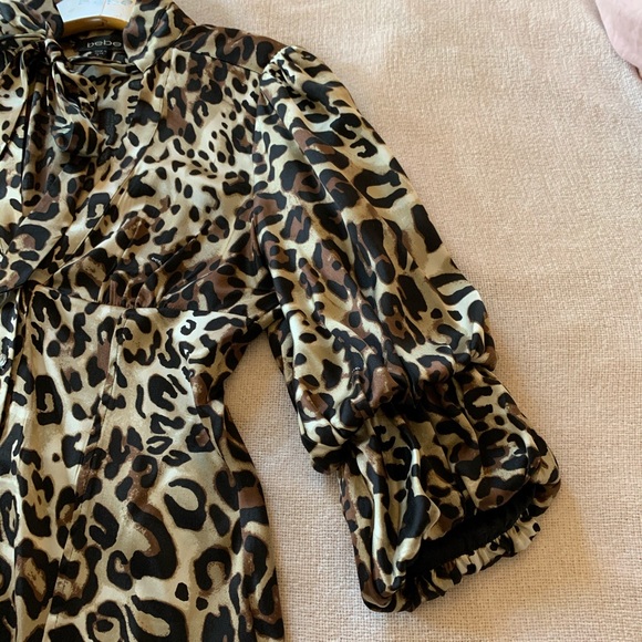 bebe Stand Collar, Silk, Leopard Print Blouse. S. - Picture 8 of 8